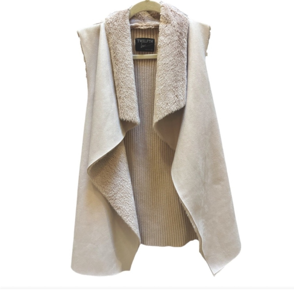 Twelth Love Suede Faux Fur Open Front Vest Sweater Size: M in Cream beige NW